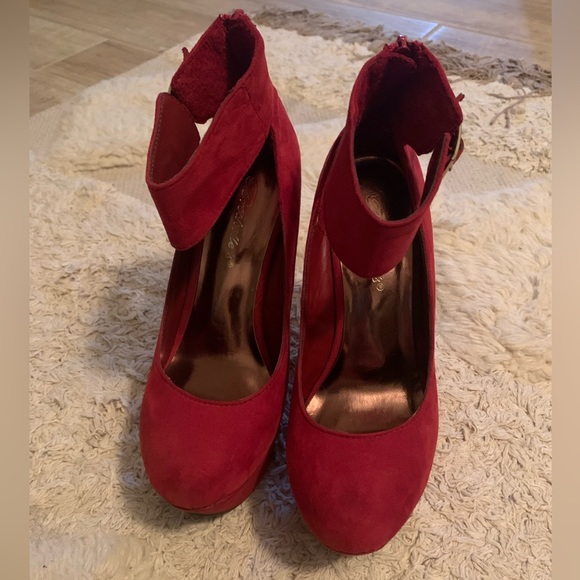Red 5" heels. In great condition. Worn only a few times. - Picture 2 of 3
